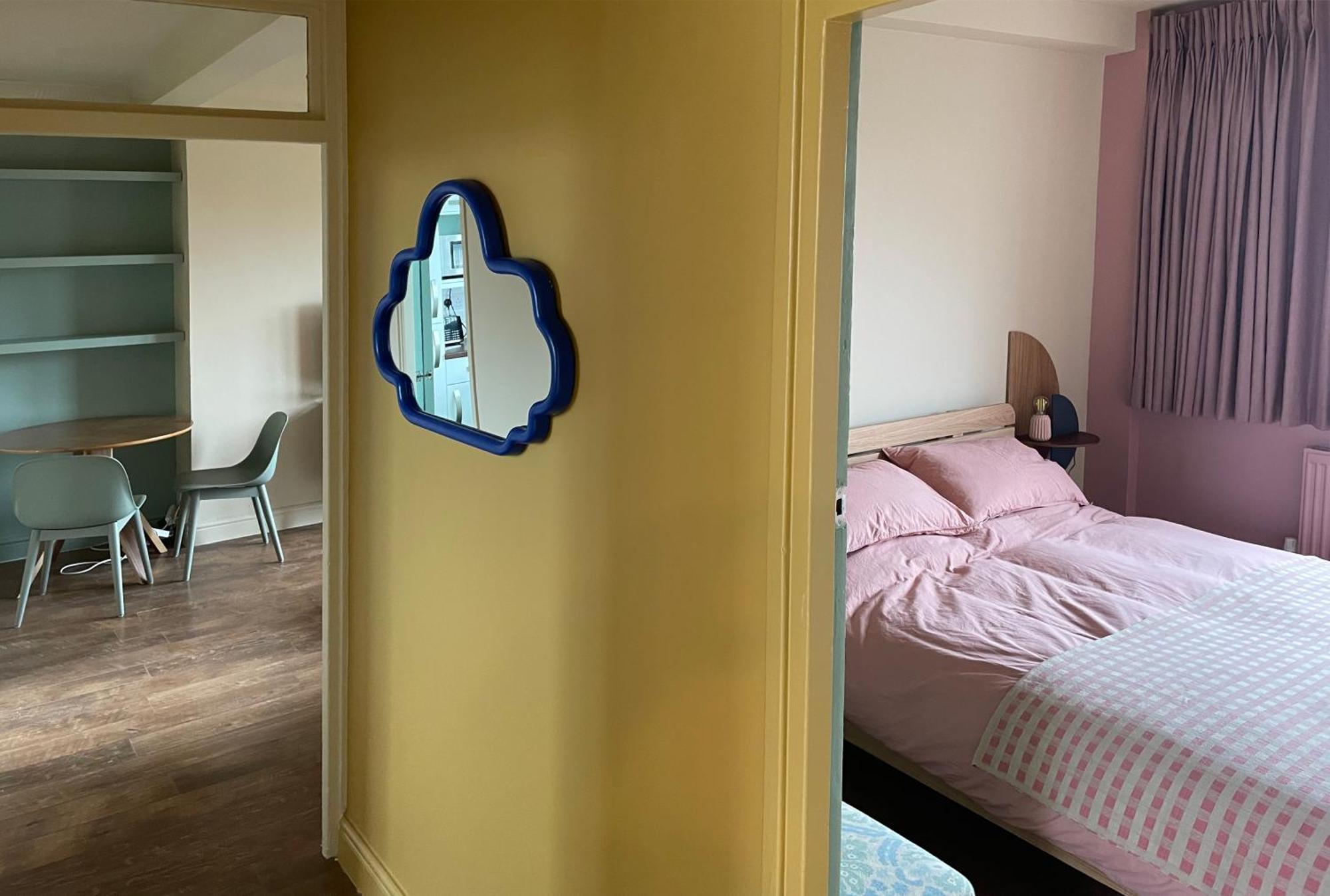 Kennington Flat With Balcony, King Size Bed And Free Parking Overlooking Park Apartamento